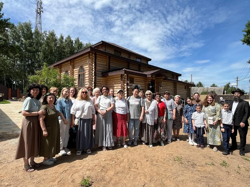 Женщины из еврейской общины Смоленска посетили Любавичи