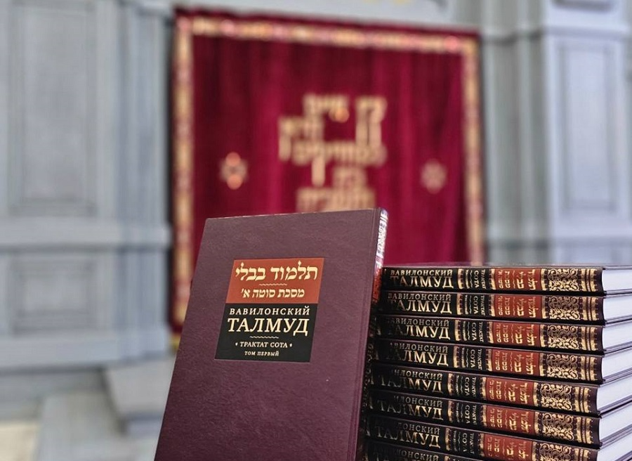 Библиотека синагоги Калининграда пополнилась новыми книгами